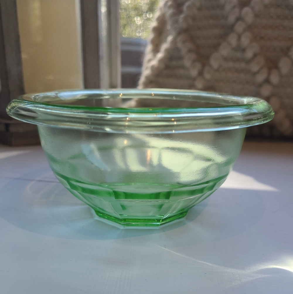 Vintage Hazel Atlas Uranium Glass Bowl 5.5” Green Depression Glass UV Glow